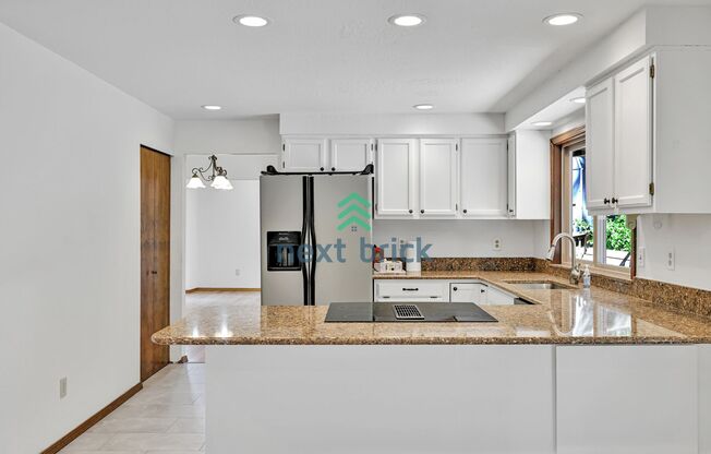 4 BEDS & 2.5 BATH SINGLE FAMILY HOUSE FOR RENT