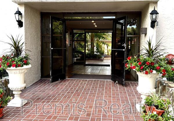 2699 SEVILLE BLVD