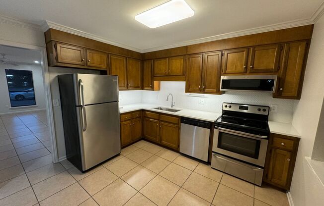 2 beds, 1 bath, $4,000