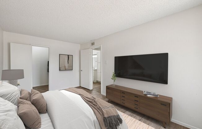 2 beds, 1 bath, 800 sqft, $1,249, Unit 68