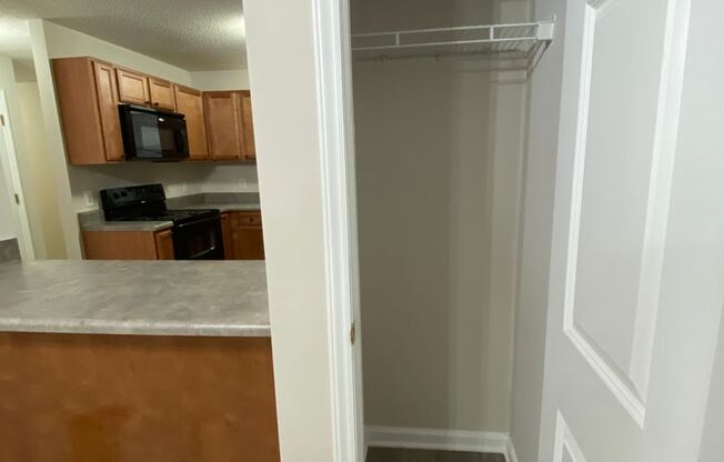 2 beds, 2 baths, 1,131 sqft, $1,425, Unit 2772-6