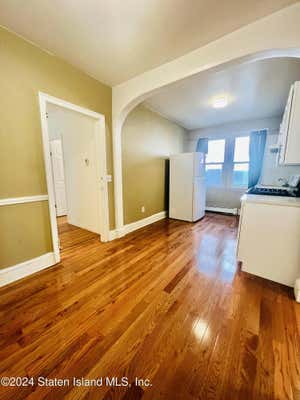 2 beds, 1 bath, 2,200 sqft, $2,300, Unit 1