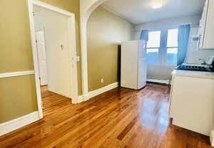 2 beds, 1 bath, 2,200 sqft, $2,300, Unit 1