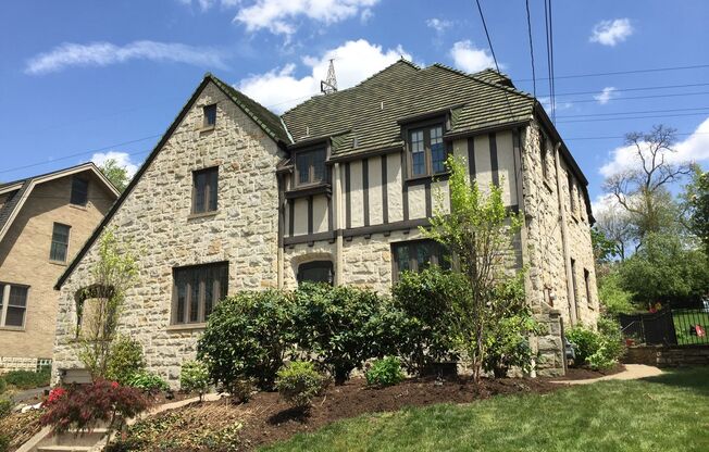 Charming 4 Bedroom, 3.5 Bathroom Home in Mt. Lebanon