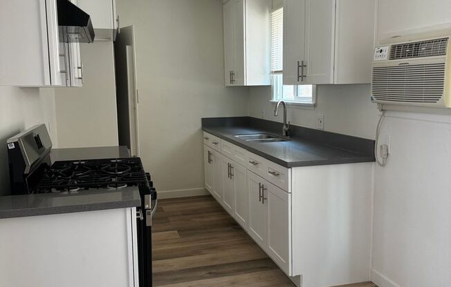 1 bed, 1 bath, $1,700, Unit 14619-2