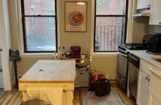 2 beds, 1 bath, $3,400, Unit 7