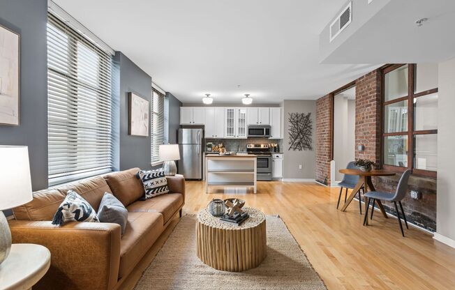 1 bed, 1 bath, 884 sqft, $1,190, Unit #207