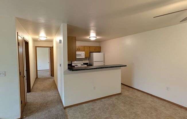 2 beds, 1 bath, 1,100 sqft, $1,359, Unit 1053 5301