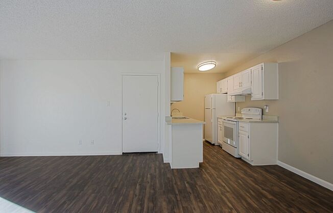 1 bed, 1 bath, 600 sqft, $1,000, Unit 169