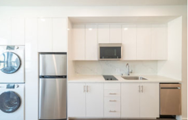 Studio, 1 bath, 345 sqft, $1,497.5, Unit 807A (shared female)