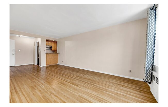 400 E 17 ST