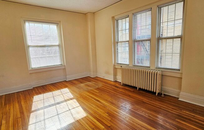 1 bed, 1 bath, 550 sqft, $1,500, Unit 714