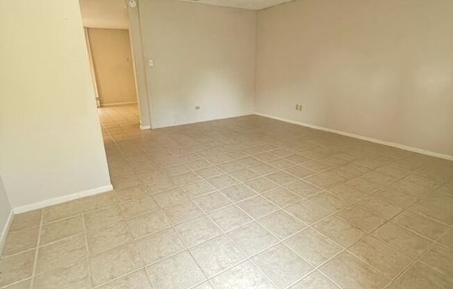 6634 Lexington Dr