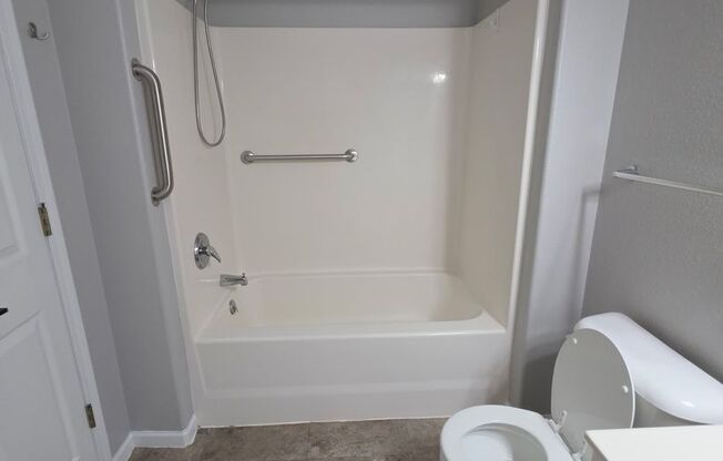 1 bed, 1 bath, 869 sqft, $1,465, Unit 9-206