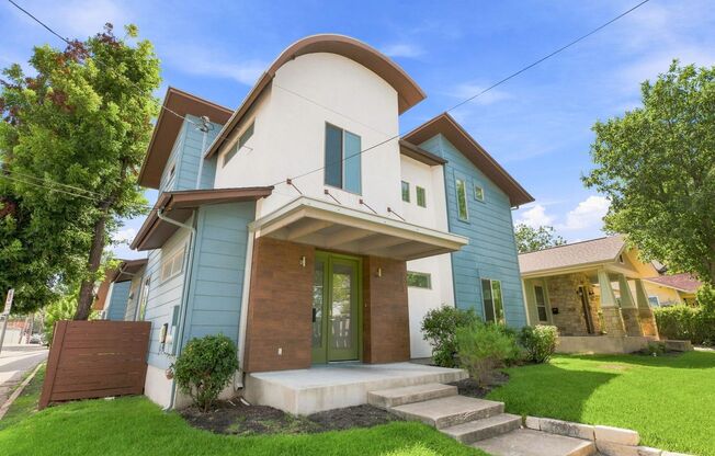 603 W 30 ST