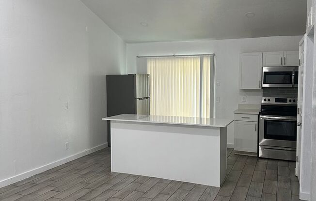 2 beds, 1 bath, 768 sqft, $1,395