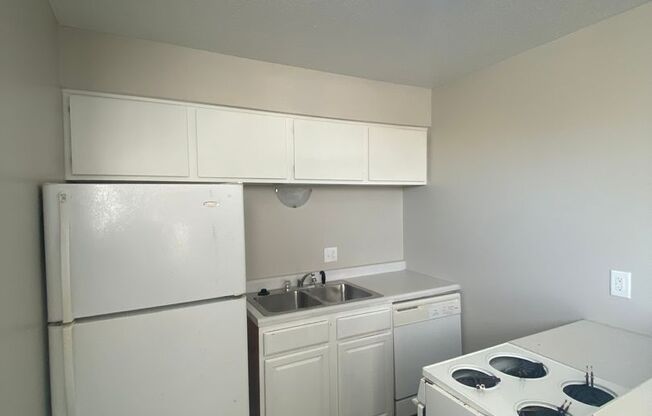 1 bed, 1 bath, 545 sqft, $795, Unit 114 NW College Ave #02