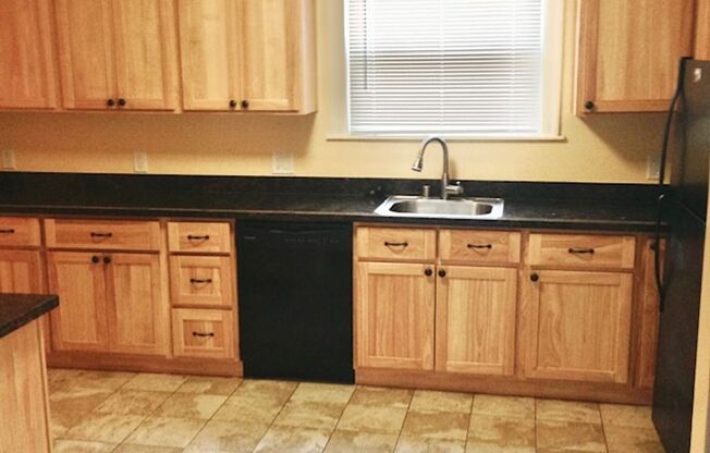 2 beds, 1 bath, $2,300