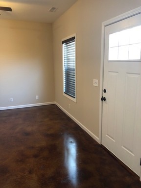 2 beds, 1 bath, 650 sqft, $1,050