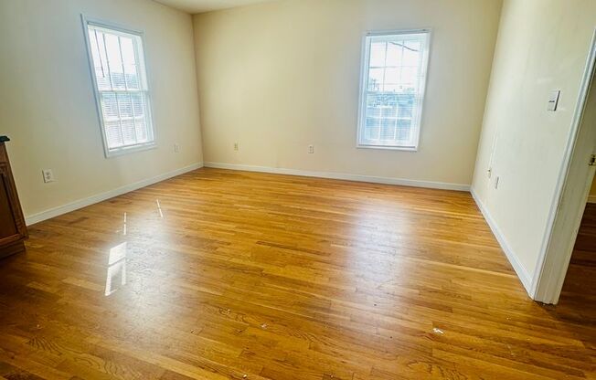 1 bed, 1 bath, $1,095, Unit Apt. A