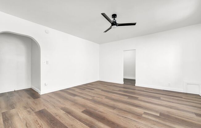 Studio, 1 bath, 560 sqft, $1,900, Unit 211