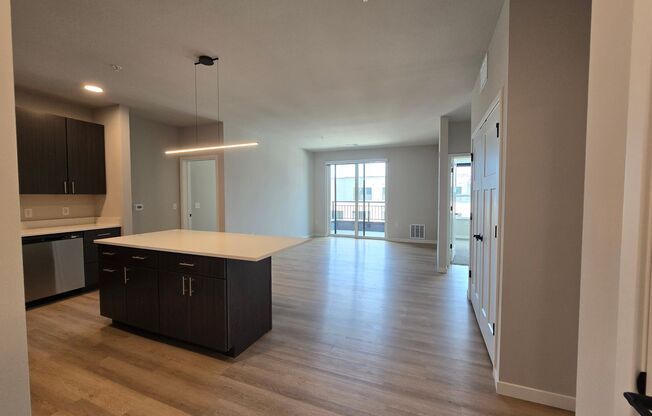 2 beds, 2 baths, 1,140 sqft, $2,110, Unit 8421-238