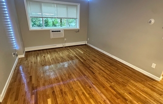 2 beds, 1 bath, 950 sqft, $2,800, Unit 7