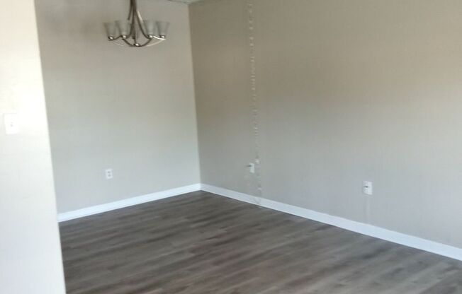 Gated Community First Floor 1/1.5 Apartment Near Lake and Downtown Eustis