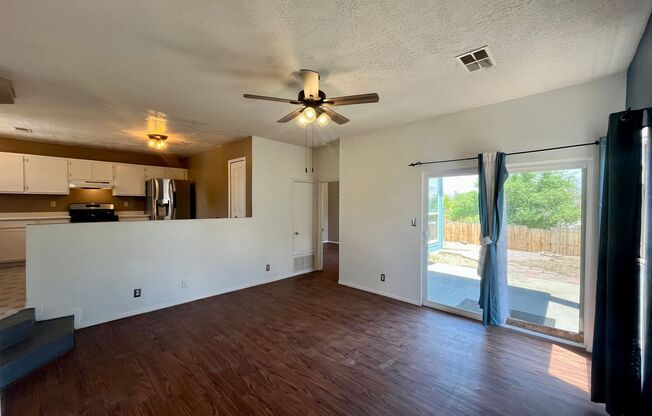 Cute 3 Bedroom 2 Bathroom Home In Rio Rancho!