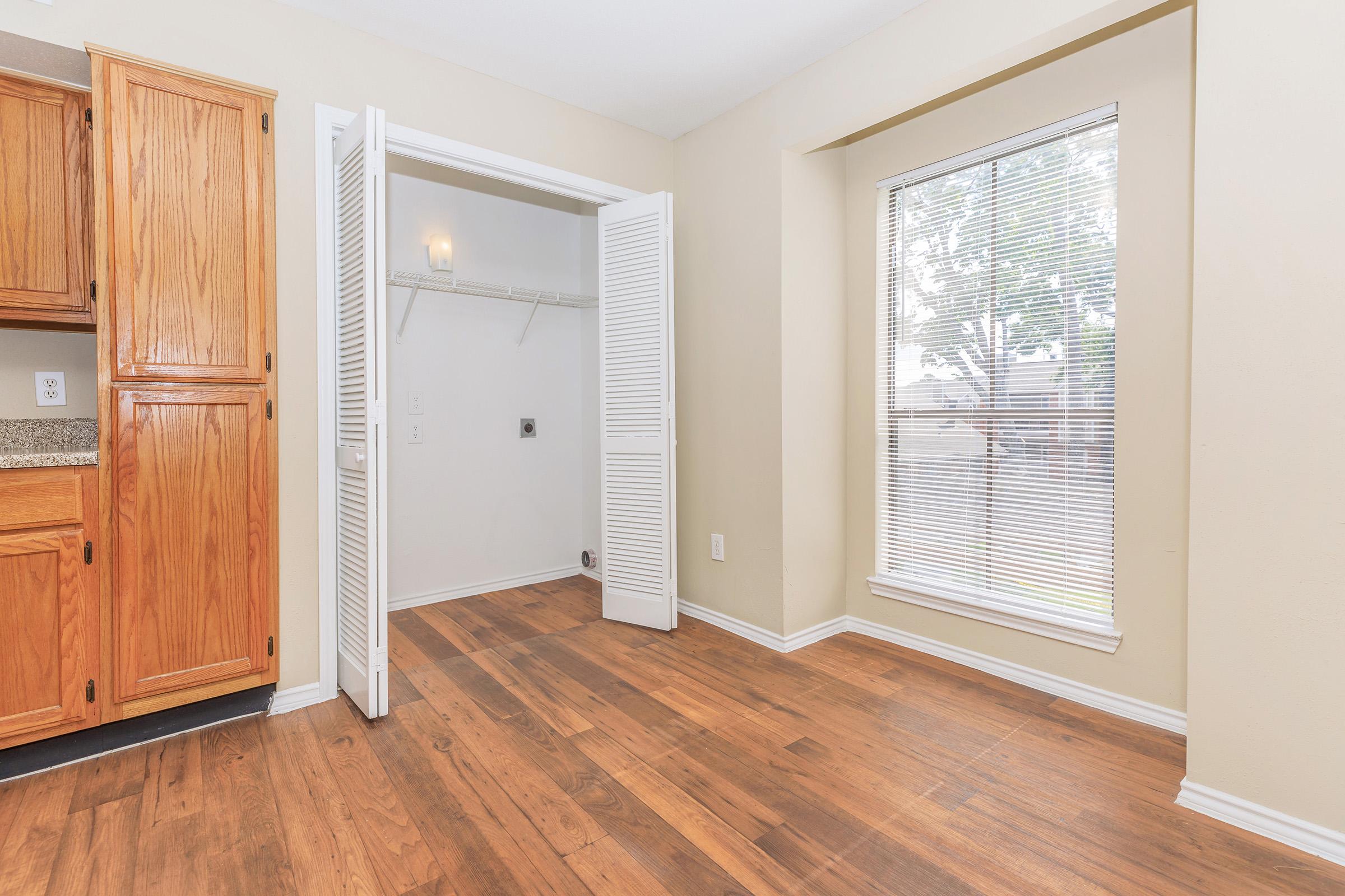 Hunters Creek - Apartment Living in Houston, TX