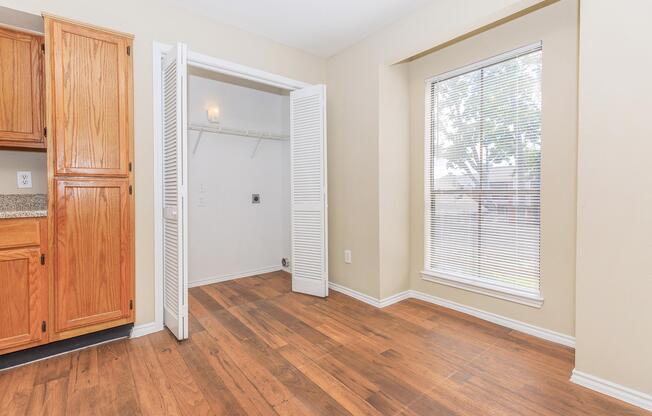 Hunters Creek - Apartment Living in Houston, TX