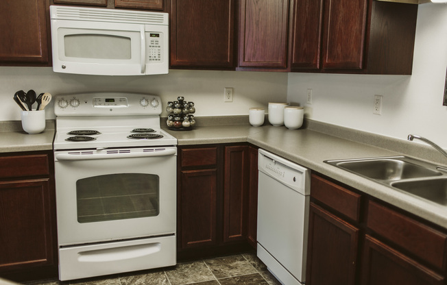 3 beds, 2 baths, 1,251 sqft, $1,550, Unit 4420-110