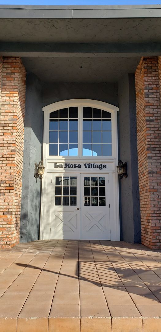 Renovated La Mesa Village 2BR/2BA Condo