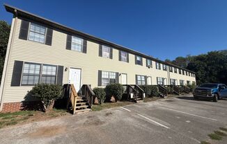 **2050 Clover Court**