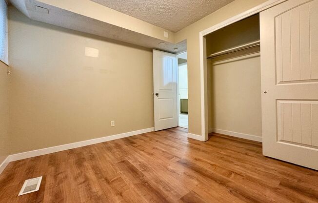 2 beds, 1 bath, 1,000 sqft, $1,195, Unit Unit 7