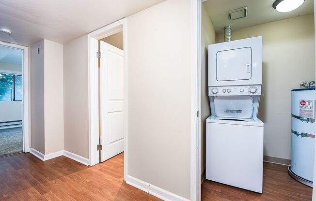 1 bed, 1 bath, 648 sqft, $1,675, Unit 1-205