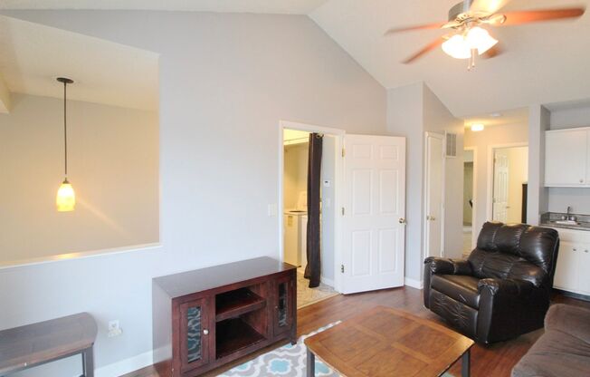 4 beds, 2 baths, $525