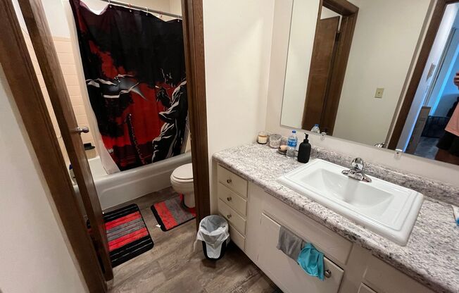 1 bed, 1 bath, $1,095, Unit 53