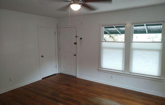 2 beds, 1 bath, $2,100