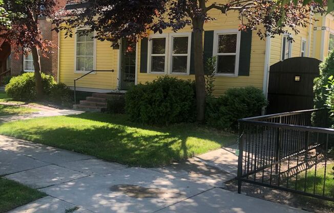 Washington St. - 1207