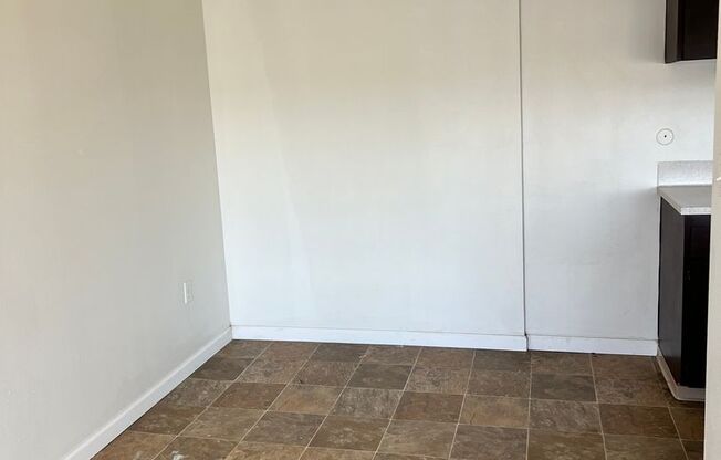 M100 - Riverview West Apartment