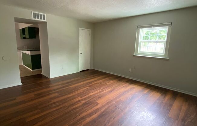 2 Bedroom 1.5 Bath Apt at the Monterey Square Apts NW OKC