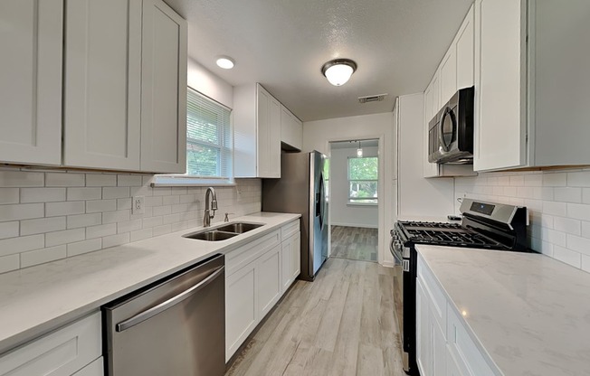7624 OAK GDN TRL