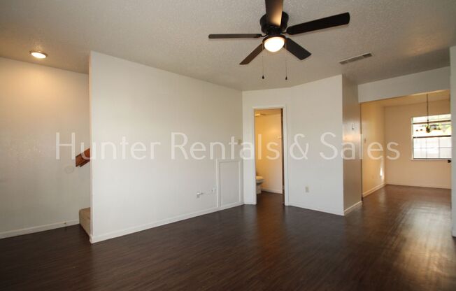 2 beds, 1.5 baths, $725