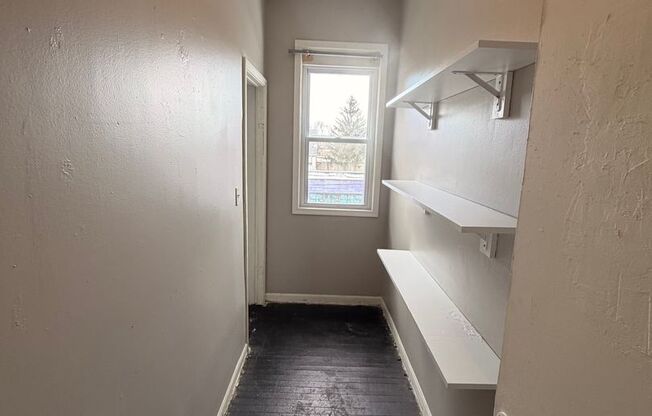 2500 W Fond Du Lac Ave