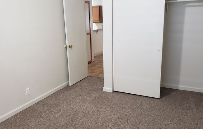 2 beds, 1 bath, 775 sqft, $1,300, Unit A2