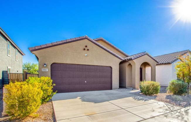 Charming 3 bedroom home in Tolleson!!