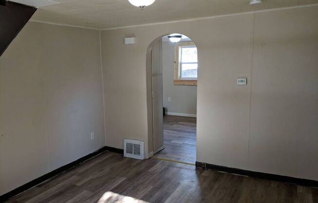 2 beds, 1 bath, $850