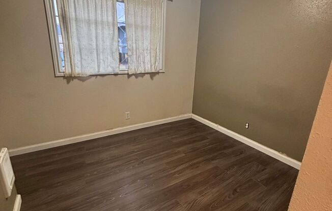 3 beds, 1 bath, $2,000