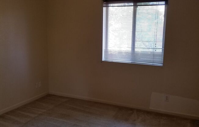 AFFORDABLE CONDO IN THE HEART OF TEMPE!